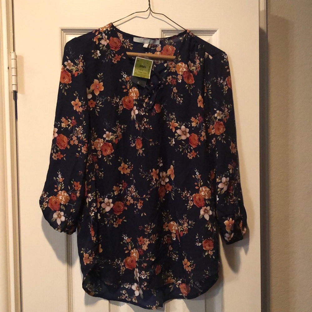 NWT Blue floral top Sz Small